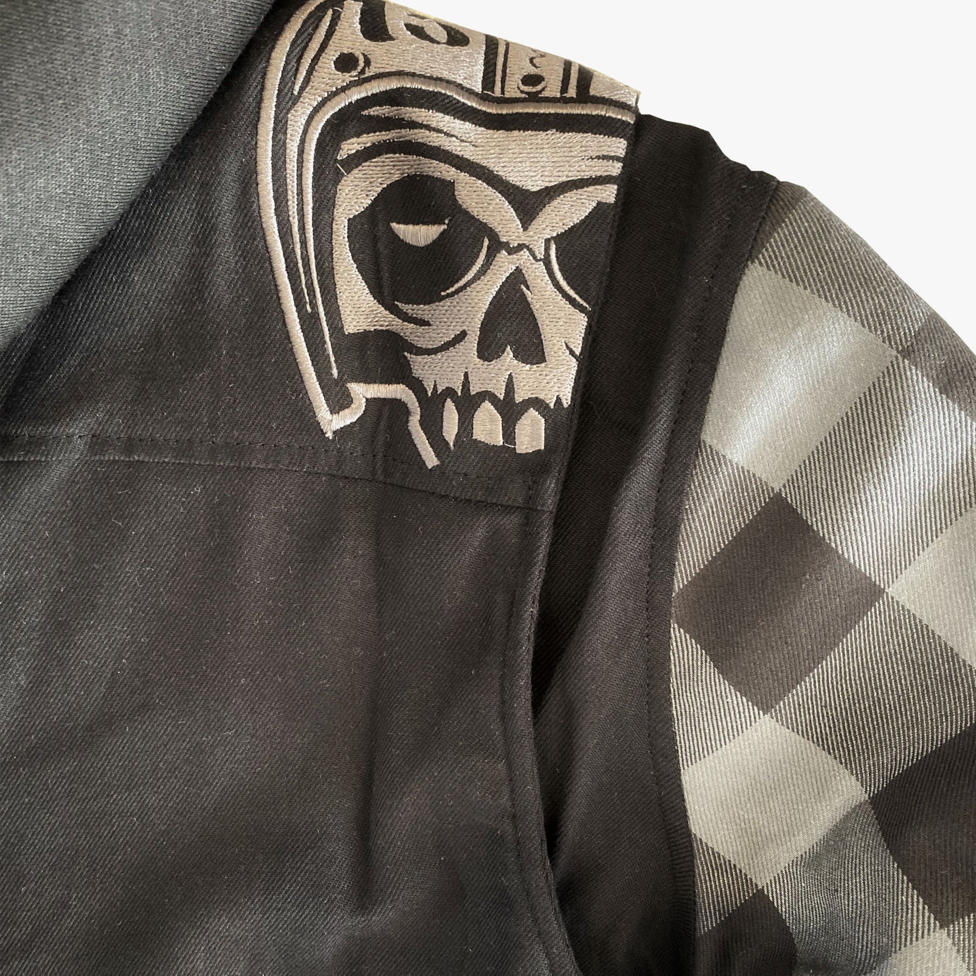 MTL RIDER SHIRT  - Action Back detail