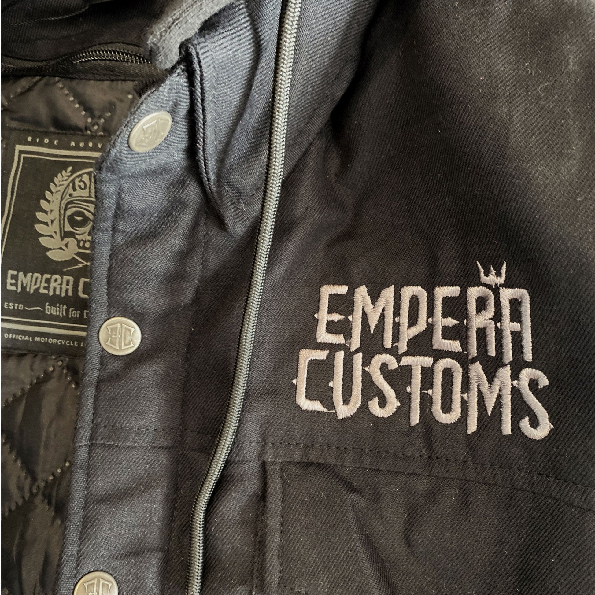 MTL RIDER SHIRT FRONT EMBROIDERY DETAIL