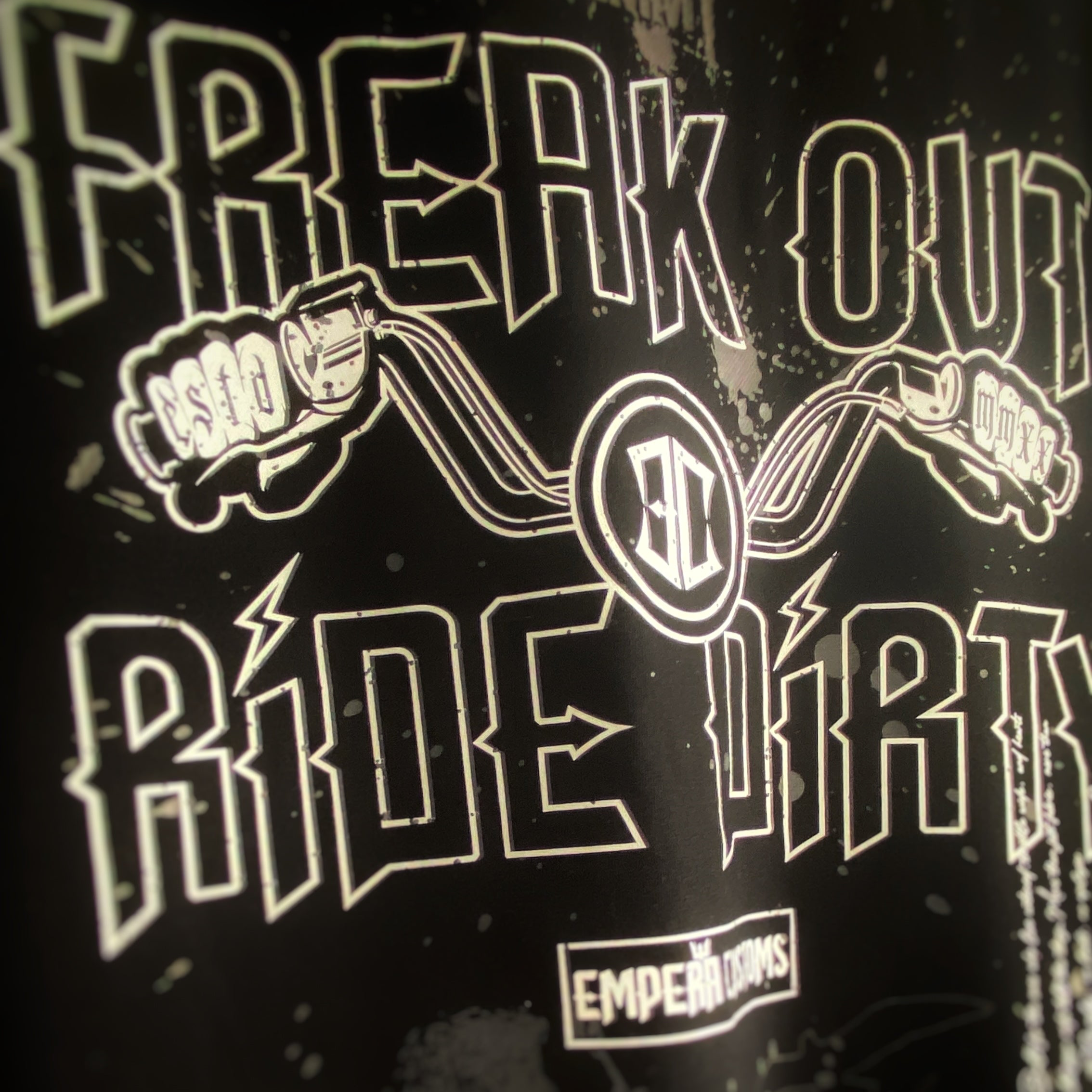 FREAKOUT_detailcloseup