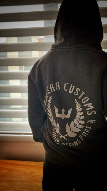 DEFIANCE PULLOVER HOODIE